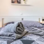 2 Apartment *